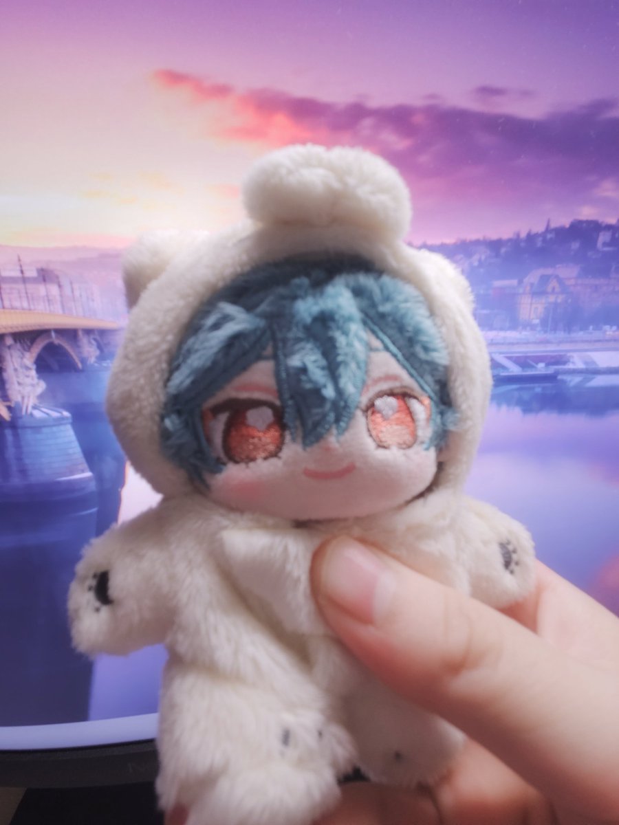 라이까 곰누 너무 예뻐요.. 진심 아기..둥기둥기 무한번 해줌🥰