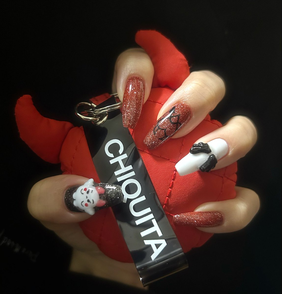 ベビモンネイル😈❤️ サイン会とファンコン用に🖤 親指にチキタ