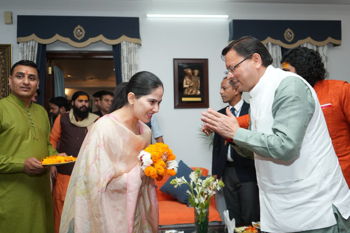 उत्तराखंड के धर्मवीर पुष्कर सिंह धामी! “शासन में शिव, नीति में राम  सनातन का शाश्वत स्वरूप!” संतों का एक स्वर: जय हो!  🙏#SantoKaAashirwadDhamiKo