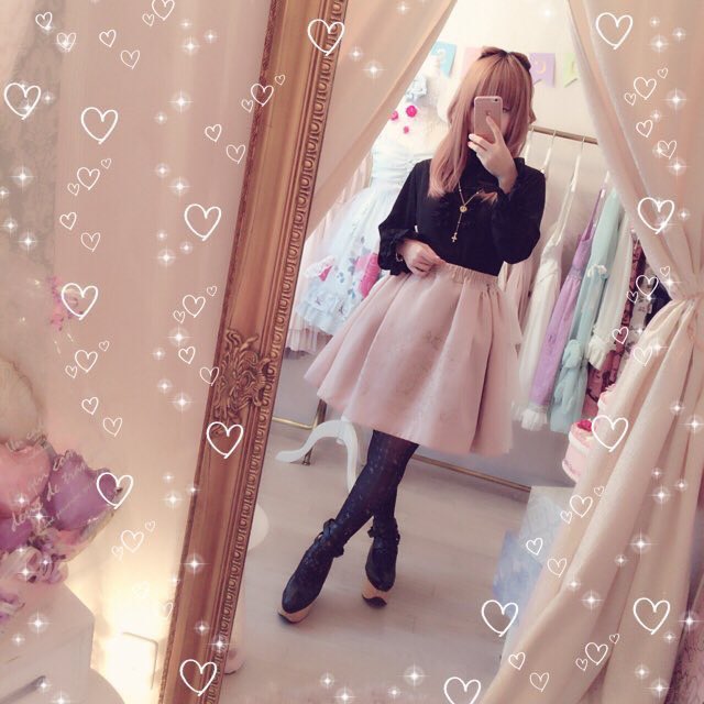 🎀10th Skirt White/Pink🎀

¥22.000-
　　↓
¥11.200-

双子ちゃんにもオススメ👯‍♀️💕💕
綾は全色持ってます♪🤍🩷🖤
是非お揃しましょ♪

rougeligne.theshop.jp