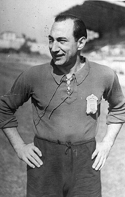 Langara ocupa el puesto 32 de máximos goleadores de la historia del fútbol, además de ser leyenda de #SanLorenzo, lo es en Real Oviedo 🇪🇸 donde debutó y se retiró y además jugó en México y en la Selección Española

ℹ️<a href="/EstadisticasSL/">Estadísticas CASLA</a> estadisticascasla.com/tablas/goleado…
es.wikipedia.org/wiki/Goleador_…