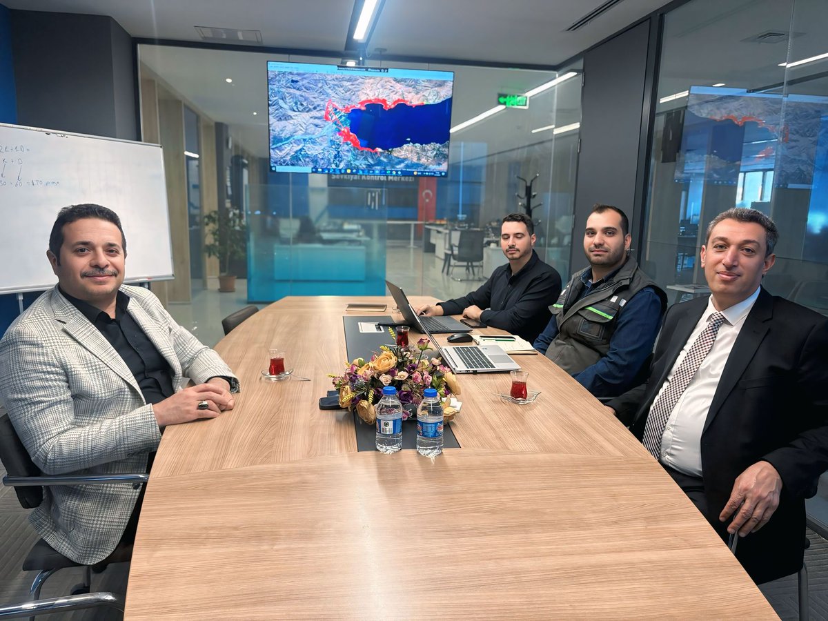 Aksa Elazığ Doğalgaz’ı ziyaret ederek ilçemizde yürütülen çalışmalar hakkında istişarelerde bulunduk.
Şirket Müdürü Sayın Onur Dündar ve çalışma arkadaşlarıyla ilçemiz ve bölgemize yönelik doğal gaz yatırımları ile hizmet süreçlerini değerlendirdik.