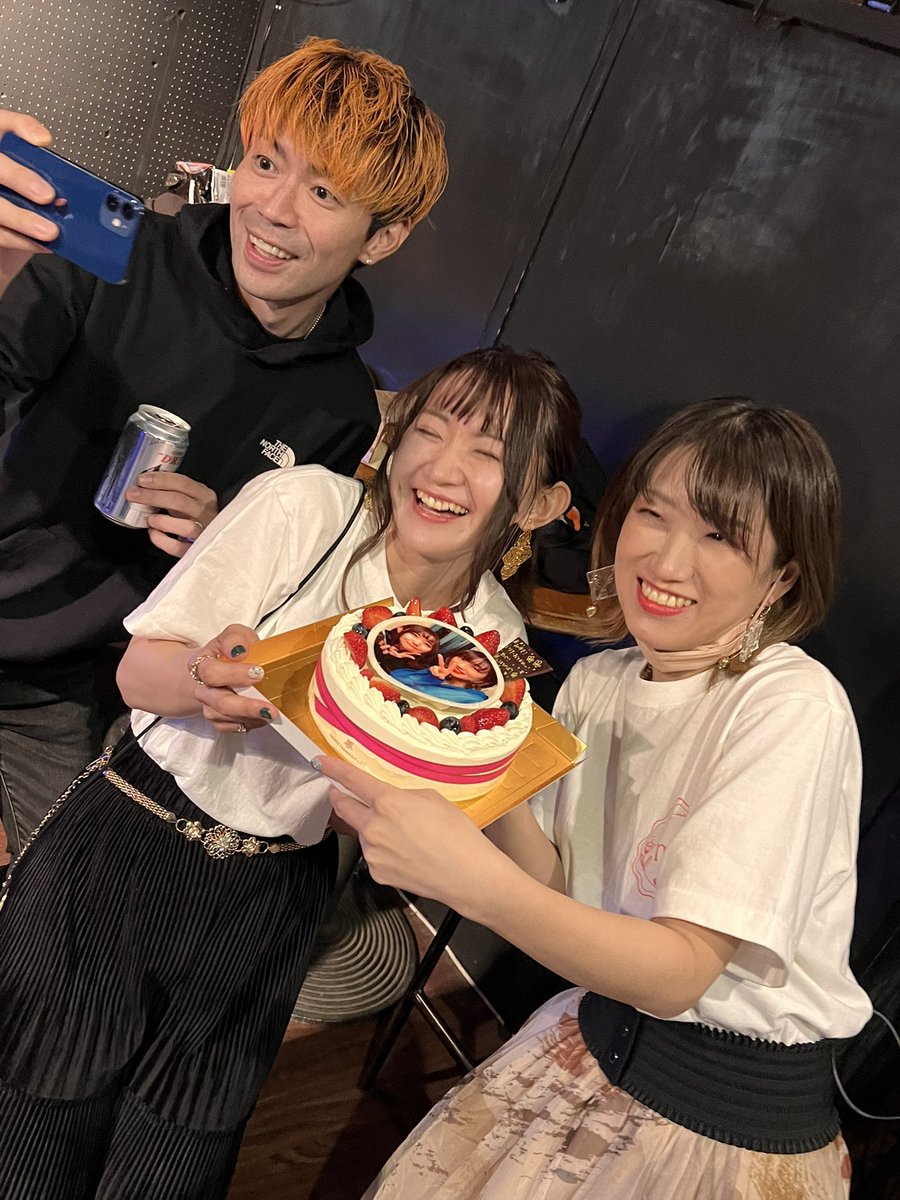 miyazo68's tweet photo. 宇田めぐさん、お誕生日おめでとうございます㊗️ 22年11月5日のミユキミユさんのワンマンライブが昨日のことのように思い出されます。またこのメンバーでの幸せライブを観たいなぁ
宇田めぐさんとって笑顔いっぱい、音楽いっぱい、ミユキさんいっぱいの一年になりますように🙋‍♂️
@udamegu 
#宇田めぐみ https://t.co/flw9SLbTKy