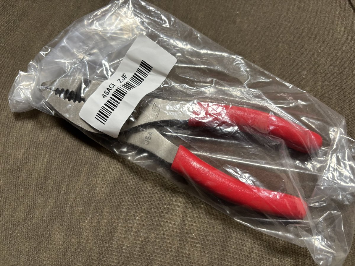 umigametool's tweet image. 購入したもの
コンビネーションプライヤー
46ACF
47（同タイプの大きいサイズ）を持ってて、たまに「少し小さいの欲しいな」と思うことがあったので！

出番は多くないと思いますが持っておきます！