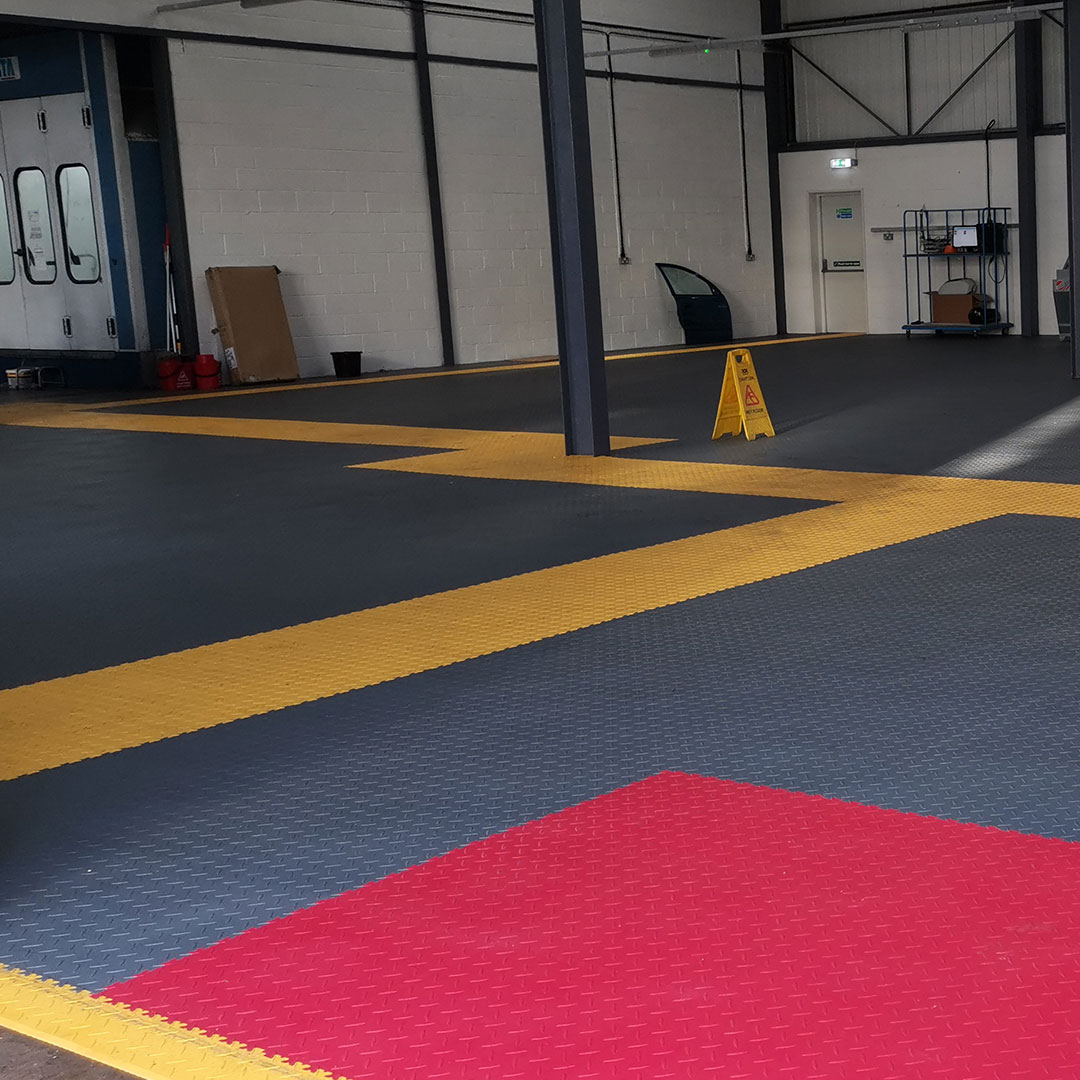 mototile's tweet image. Mototile Customer Photo&apos;s &amp;amp; Reviews | Mototile blog reviews | Garage makeovers using Mototile flooring products | Send us your flooring project photos &amp;amp; we will display them on our site #mototile #interlockingtile #tile #DIY #FOS #floor #garage #work #f1 #f2 #classiccars #reviews