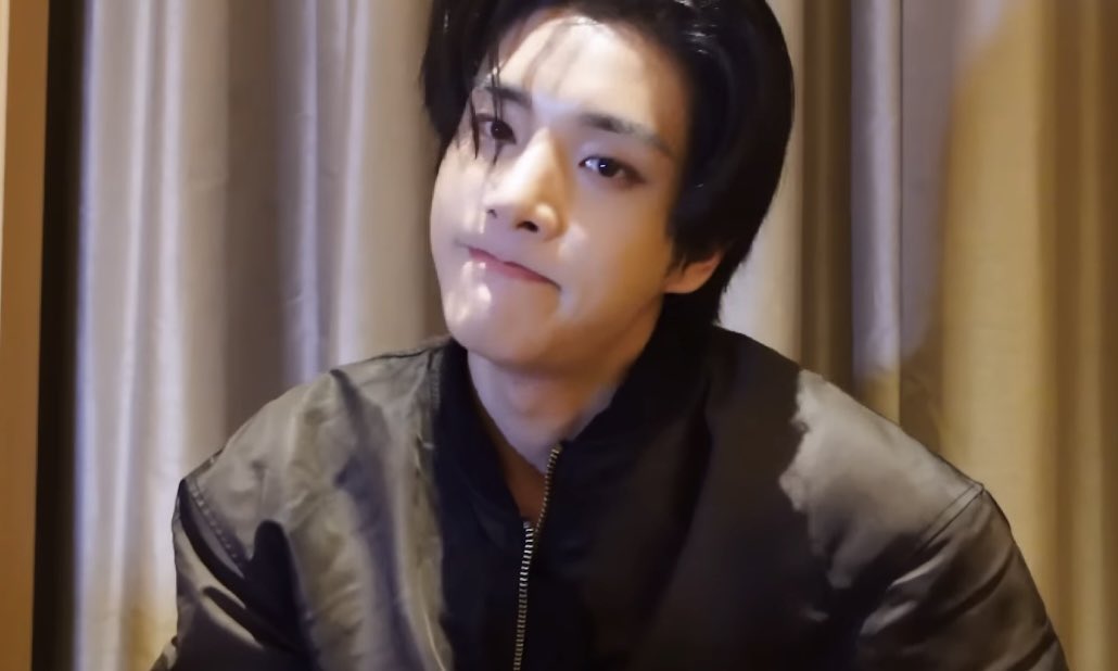 ilovjakez's tweet image. must protect at all costs😞 #JAKE #제이크