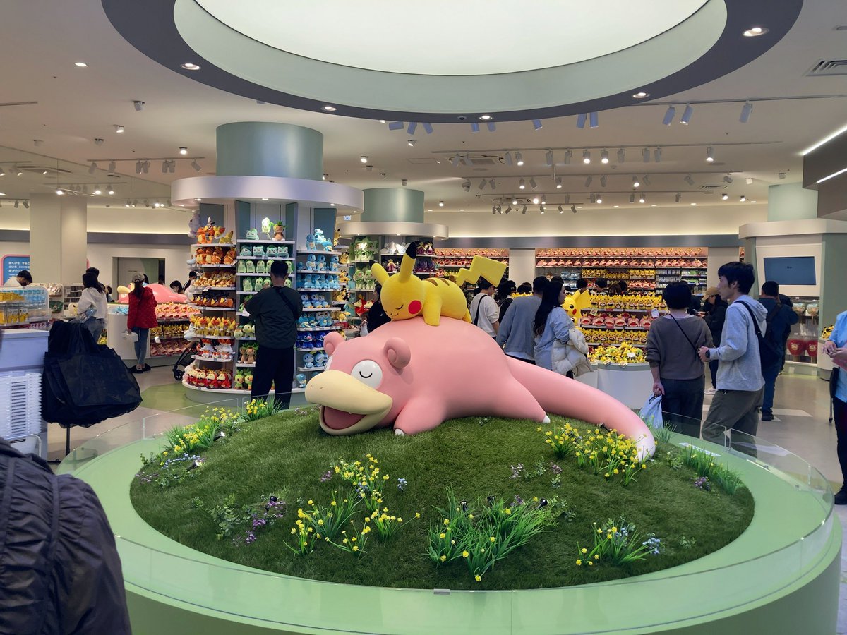 とりあえず？σ^_^;
仕事が終わったので
ポケモンセンターKAGAWAに
行ってみました。