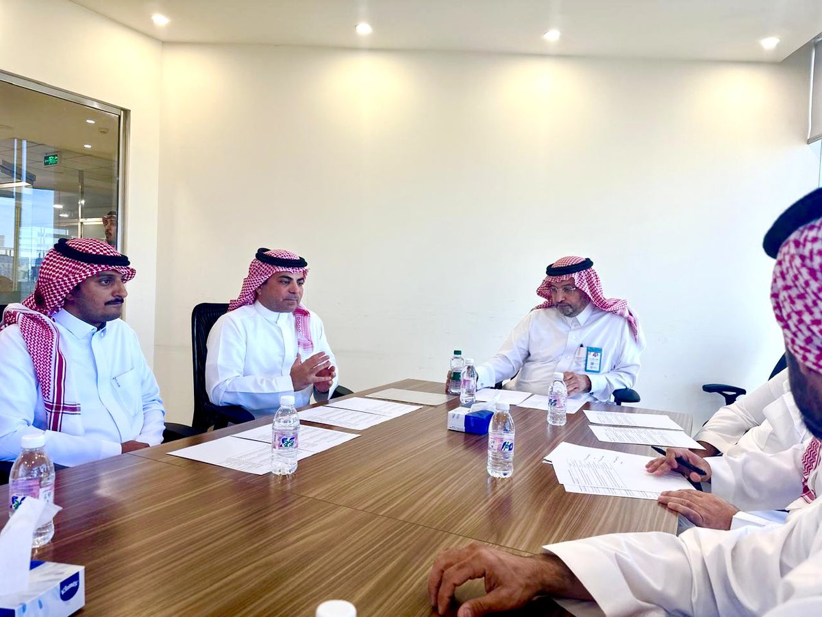 language_ksa's tweet image. بخطوات واثقة نحو رعاية صحية شاملة، عقدت الجمعية اجتماعًا إيجابيًا مع المركز السعودي لاعتماد المنشآت الصحية (سباهي) لبحث تعزيز معيار لغة الإشارة في المستشفيات، تأكيدًا لحق التواصل والوصول للجميع.