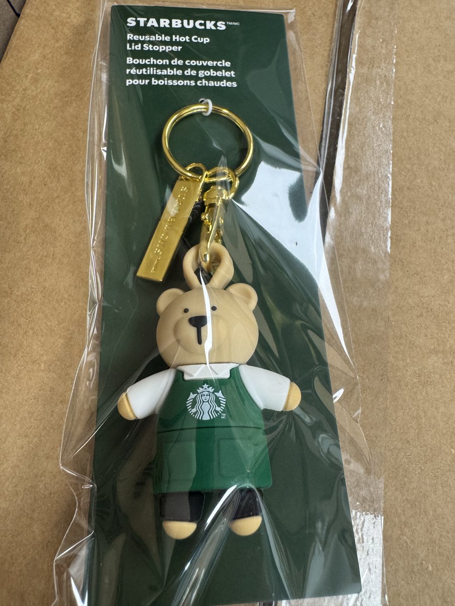 VortexHowl's tweet image. Love a company that commodifies its own employees 🤦‍♂️

You pay for useless trinkets glorifying being a barista… while making half your workforce homeless by closing store and robbing them of their livelihoods with THREE DAYS notice.