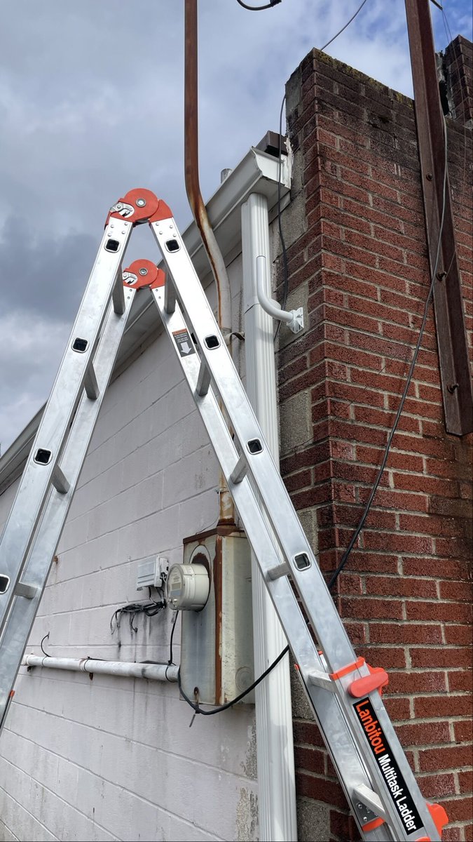 CyberShiftTech's tweet image. We just finished setting up a new point-to-point wireless link for a local company here in Stark County.
Now, both of their buildings can share the same reliable, high-speed network — no trenching, no extra internet bills, and no downtime.

Our team used Ubiquiti gear for this in