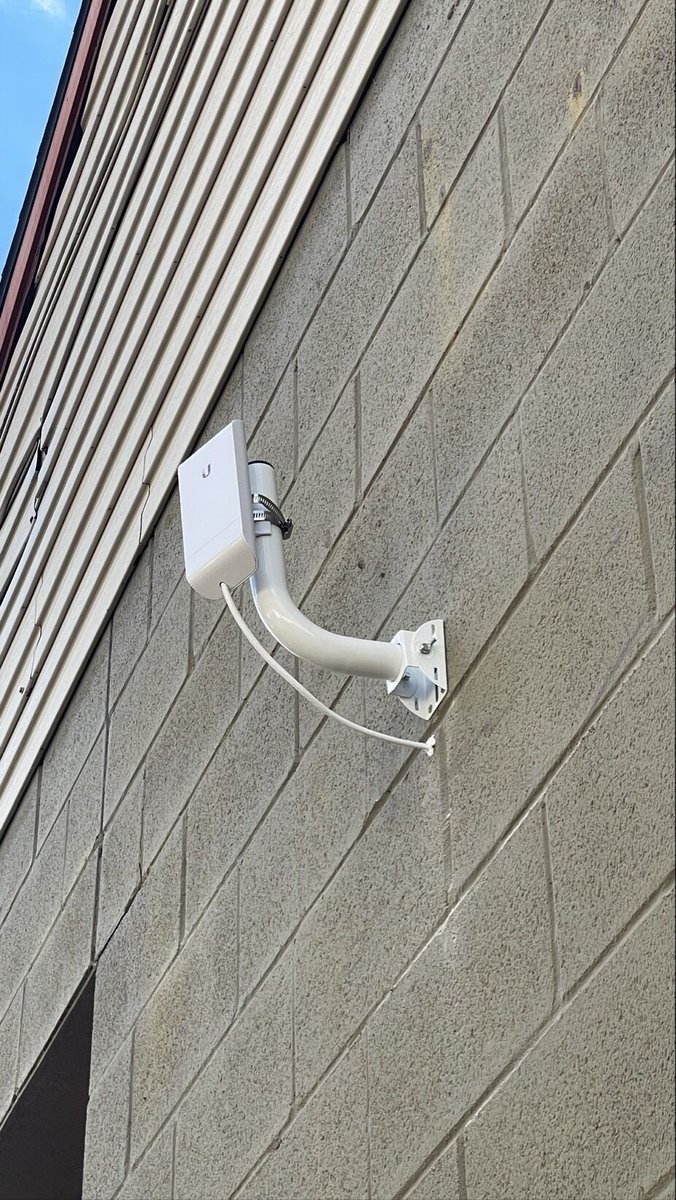CyberShiftTech's tweet image. We just finished setting up a new point-to-point wireless link for a local company here in Stark County.
Now, both of their buildings can share the same reliable, high-speed network — no trenching, no extra internet bills, and no downtime.

Our team used Ubiquiti gear for this in