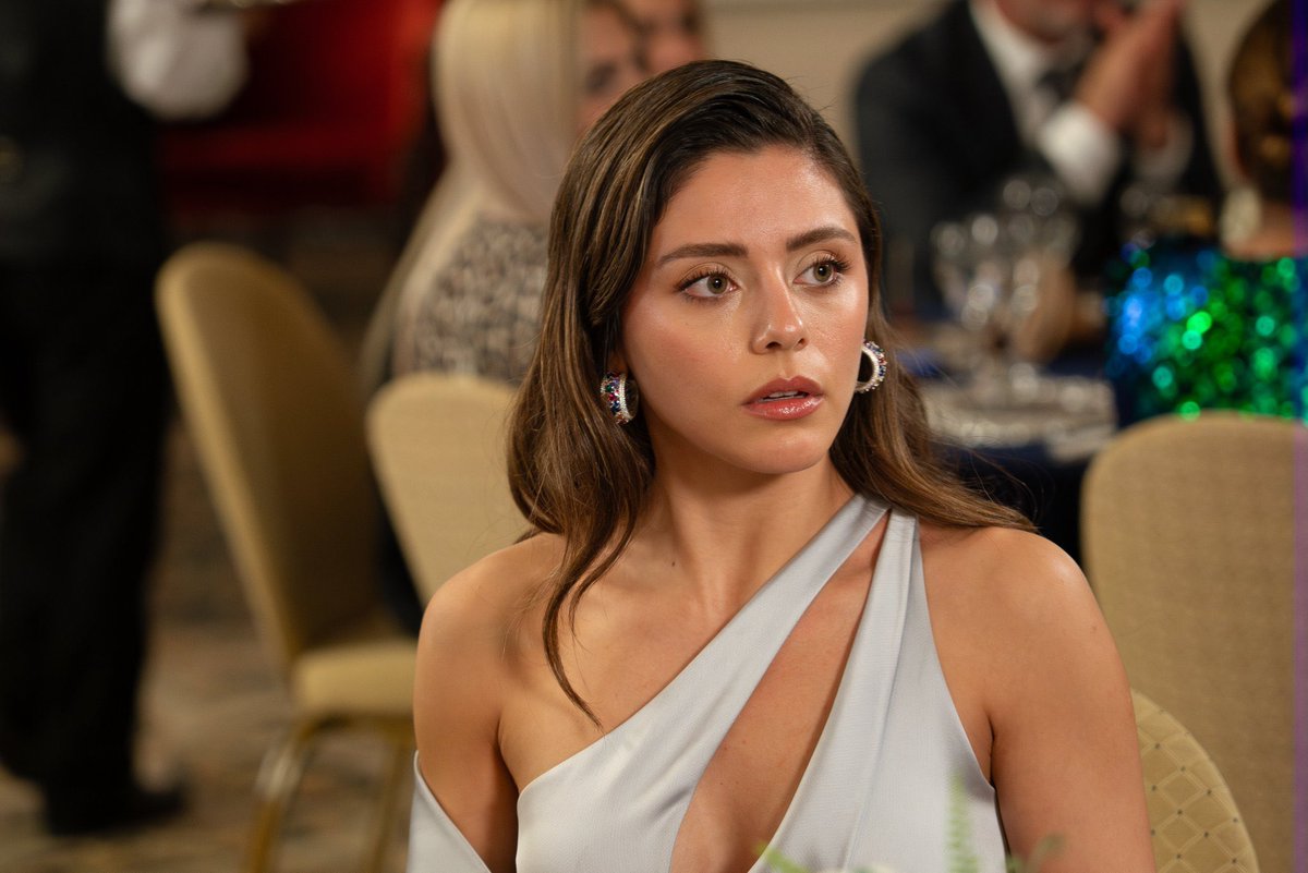 Yeni bölümden kareler geldi! 📷

#KızılcıkŞerbeti yeni bölümüyle cuma 20.00’de @showtv’de. @goldyapim