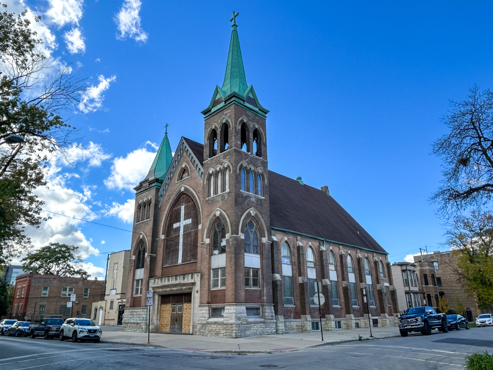 BuildingChi's tweet image. Another church, more SFRs
chicagoyimby.com/2025/11/anothe…
