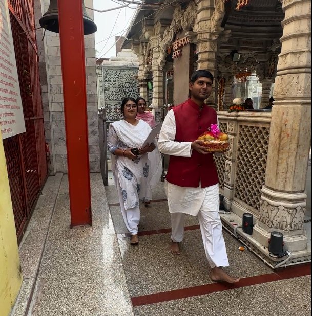 yamglobal1's tweet image. आज यूथ अवेकनिंग मिशन की टीम गाज़ियाबाद ही नहीं, बल्कि भारत की एक विशिष्ट एवं पूजनीय हस्ती — श्री महंत नारायण गिरी जी से,
जो दूधेश्वरनाथ मंदिर के पीठाधीश्वर एवं अखाड़ा परिषद के प्रवक्ता हैं, मिलने गई। 🙏
#SanatanDharma