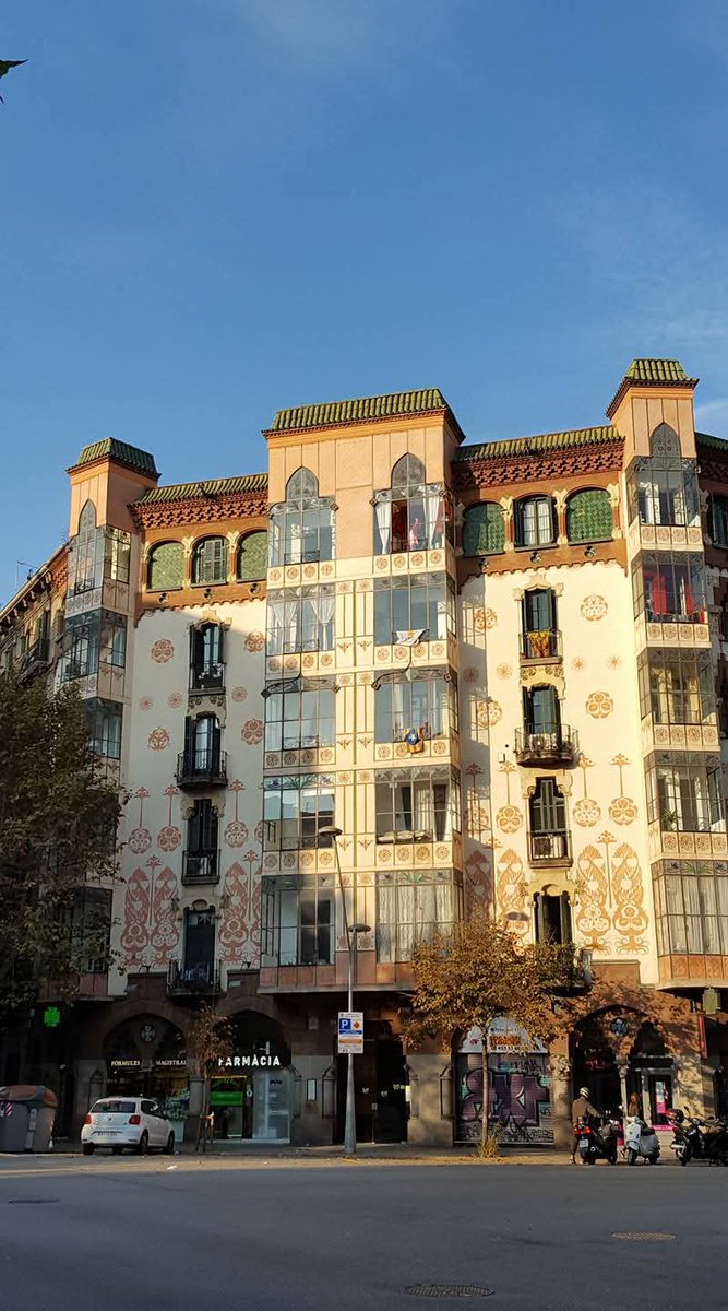 PaisatgesC's tweet image. Passejant per Barcelona. 
Eixample. #Barcelona #bcn #eixample #descobrirbcn