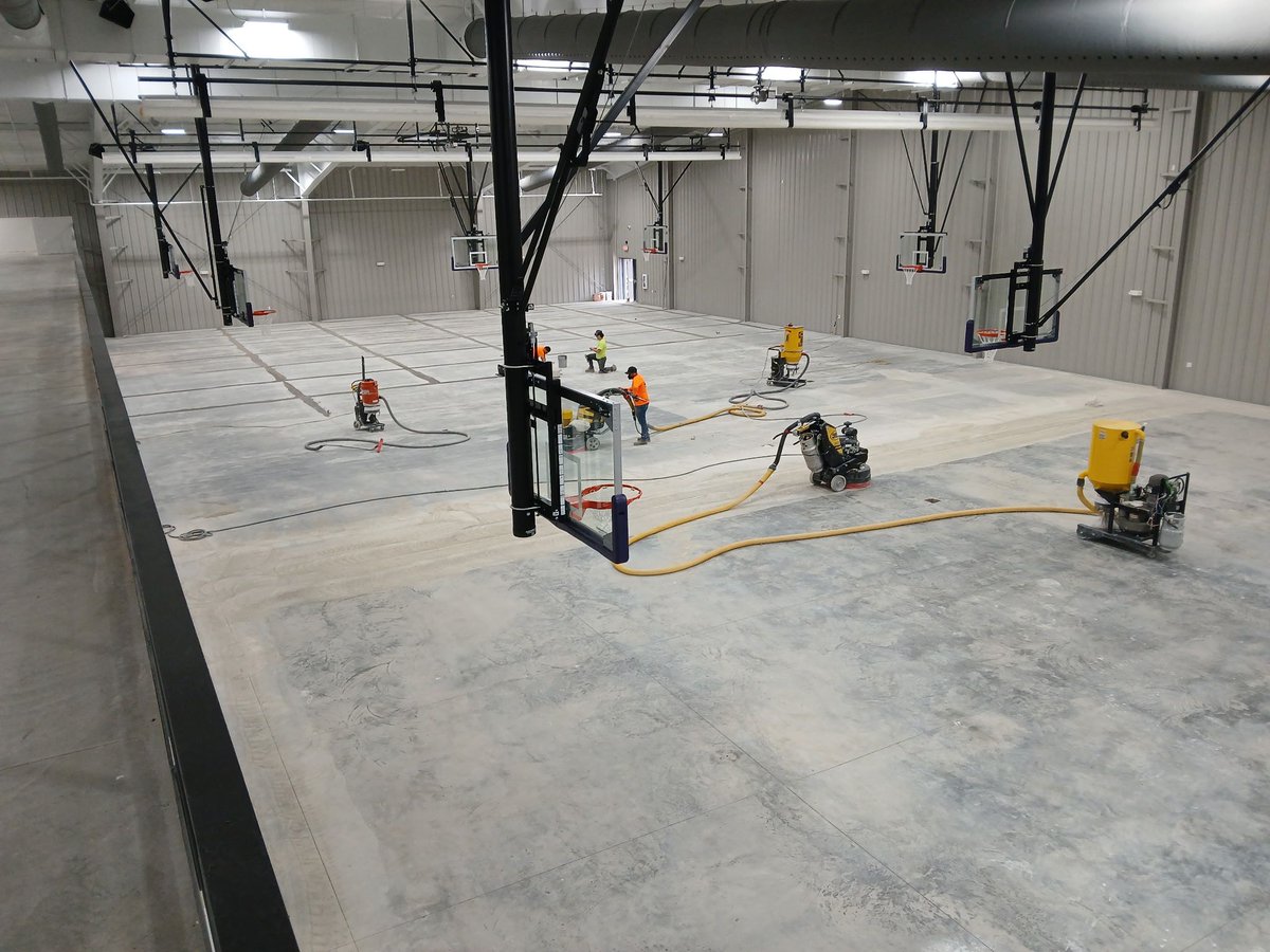 Chicago Surface Cut, Inc. putting the Wulf Claw Golds to work 💪

Their crew prepped this gym floor in Taylorville, IL with SASE grinders — creating a perfectly profiled surface ready for primer and self-leveler.

#SASEGrinders #ConcretePrep #WulfClawGolds #SurfaceGrinding
