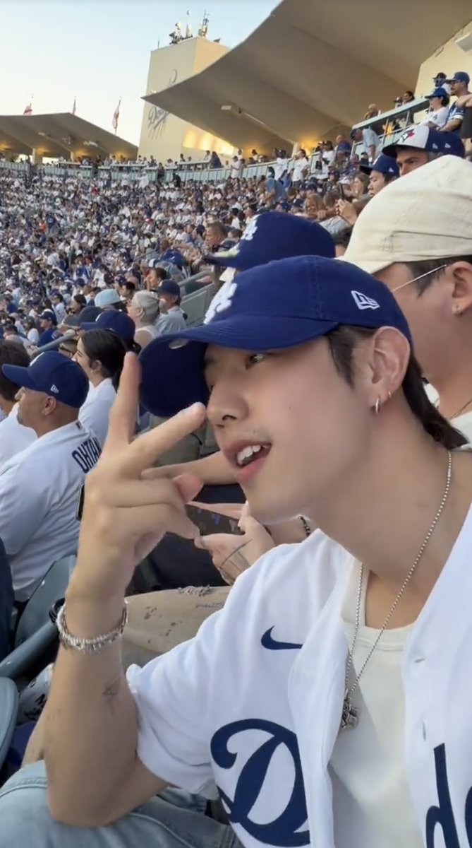 หล่อออออออออ!!! หล่อขนาดนี้ไปทำไมนะคนเราอะ🫠🥹

#MarkTuan <a href="/marktuan/">Mark Tuan</a>