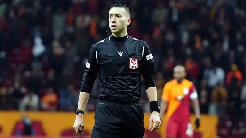 _BESIKTAS_FR's tweet image. Au cours des 5 dernières saisons, Beşiktaş a disputé 198 matchs et accumulé 356 points, soit une moyenne de 1,80 point par match.

📉 Dans les matchs dirigés par les arbitres figurant sur la liste des paris, la moyenne de points de Beşiktaş tombe à 1,28.

▫️La moyenne de points…