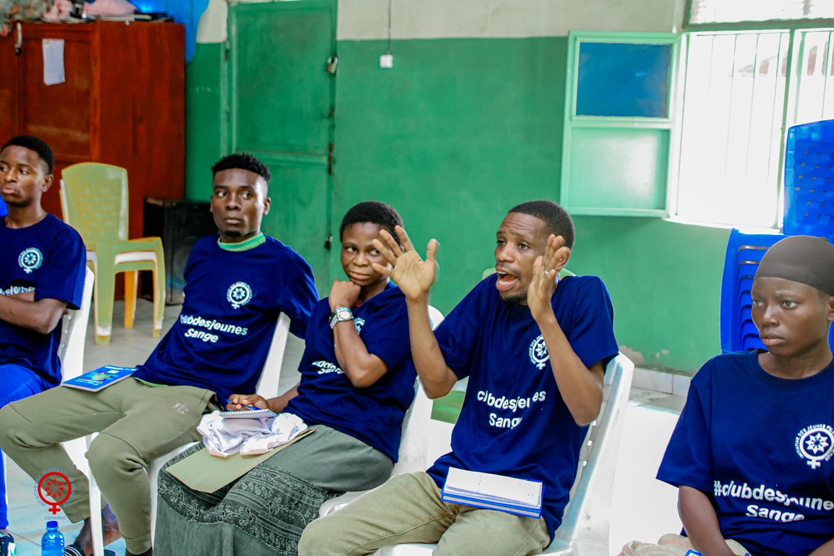 Initiative des jeunes filles en action tweet media