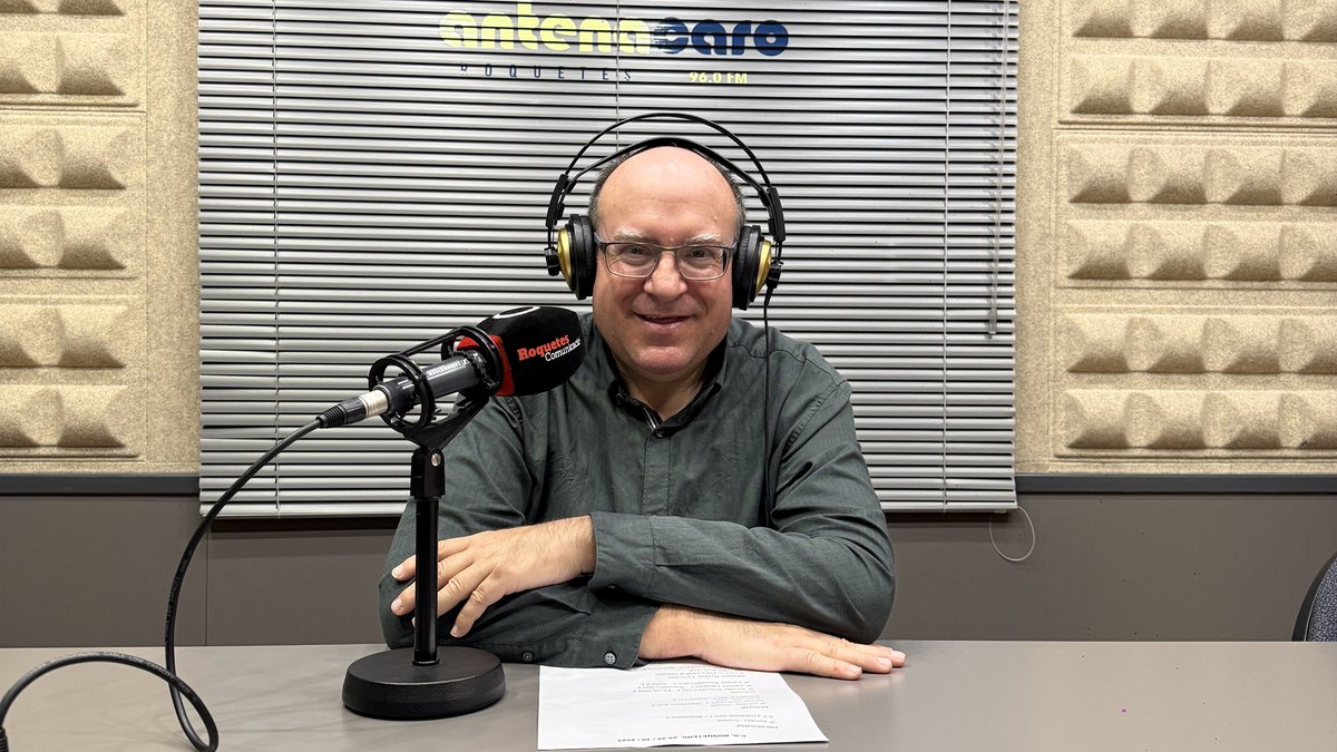 📺VÍDEO: youtu.be/q6HwqCRPxm0
El cap de premsa del <a href="/CDRoquetenc/">CD Roquetenc</a> ⚽️ <a href="/maccroquetes/">Miquel Angel Campos</a> fa el balanç 📻 de la jornada del 25 i 26 d’octubre i ens avança els pròxims partits.
🎙️ El Roquetenc es retroba amb la victòria al camp de l'Ametlla, on s'imposa per 1a 4.