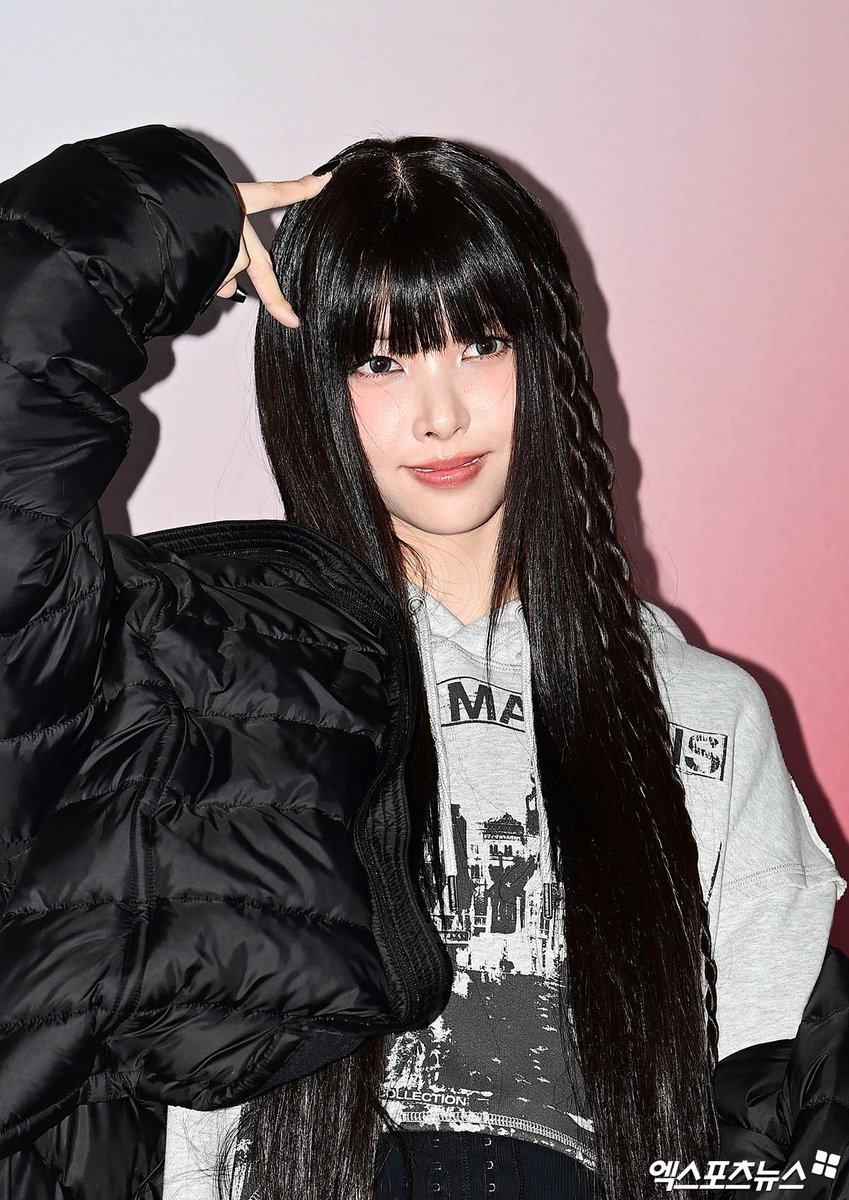 NOHYUNAHGLOBAL's tweet photo. [📰] KMEDIA | 251029

#YUNAH at the H&amp;M x GLENN MARTENS Seongsu opening commemorative photo call event [1]

#ILLIT #아일릿 #윤아 #노윤아 #ユナ
@ILLIT_official @ILLIT_twt https://t.co/M2Fyc9Pzwx