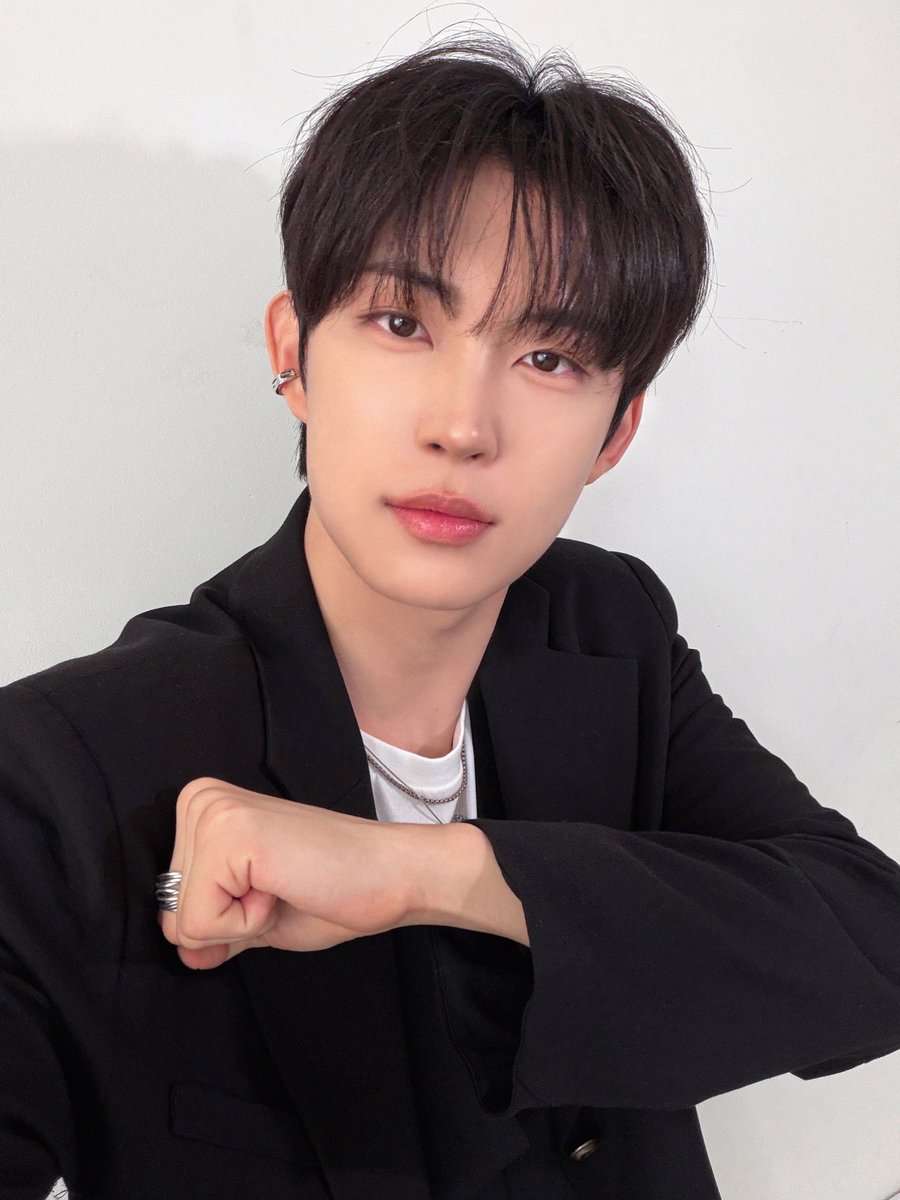 Geotwoo's tweet image. I know, technically the clock’s already ticked past. But if I show up a little late to talk about Ald1’s membership, it only makes it feel more exclusive, isn’t it? Consider this your last-min gentle push from yours truly and you’ll be the one telling me what’s next. ;)