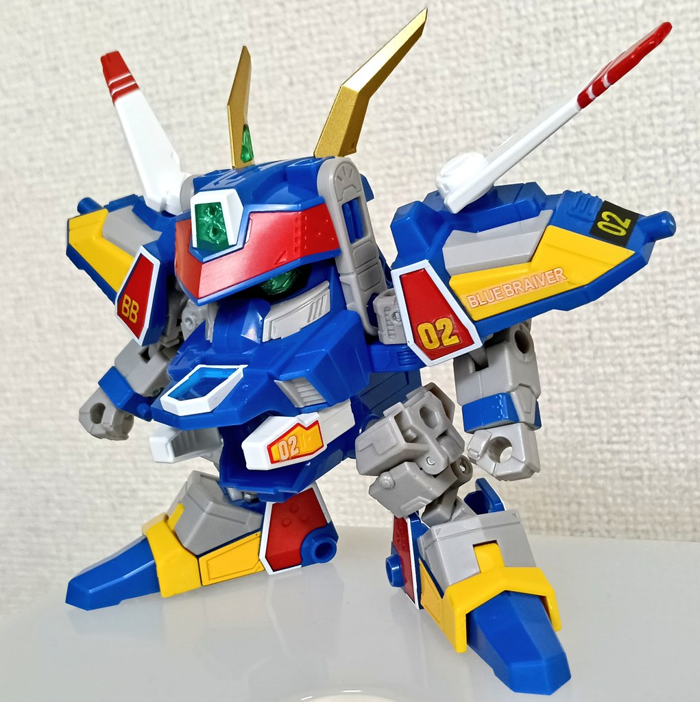 ロボット型フィギュア 青と黄色 約15cm Amazon.co.jp: TROONZ QUANTUM STEALTH 変形ロボットとパトカー 2つの