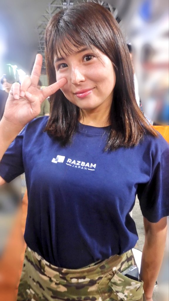 newingo14's tweet image. 2025.927.28 東京ゲームショウ
ゆみか(@yumikatekuteku )ちゃん
サッカーの話は、止まらんね…🤩
#TGS2025 
＃RAZBAM 
＃ゆみか