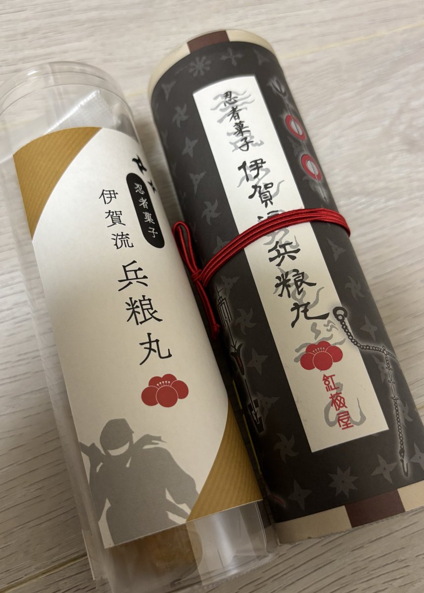 銀の手彫りの壺です。物語が描かれているようです。インド製 👁️ on X