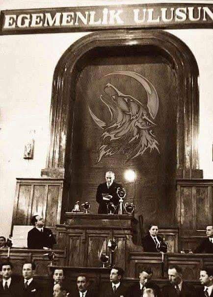 29 Ekim Cumhuriyet Bayramımız kutlu olsun. 
TÜRKİYE CUMHURİYETİ ilelebet payidar kalacaktır. 
ATATÜRK TÜRKİYESİ🇹🇷
BAŞBUĞ ATATÜRK✨