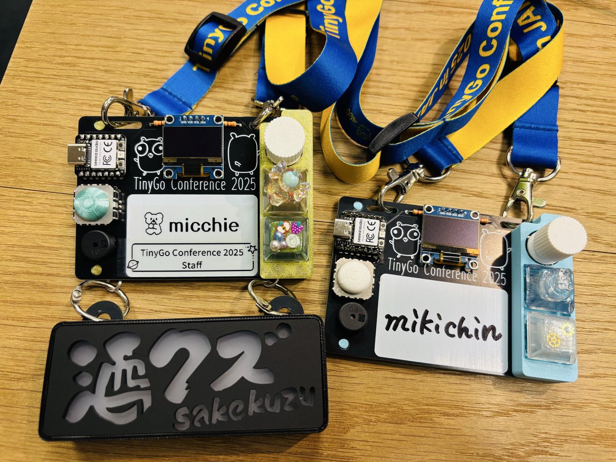 chida_miki's tweet photo. 今日社内のLT大会で #tinygo_conf に参加した話をしたよ🙌
ワークショップでつくった名札ぶらさげながら話しました。みんな興味を持ってくれた感じでうれしかった。
わたしも次回はプログラミングまでできるようにがんばるぞぃ。 https://t.co/9Usa34Y9db