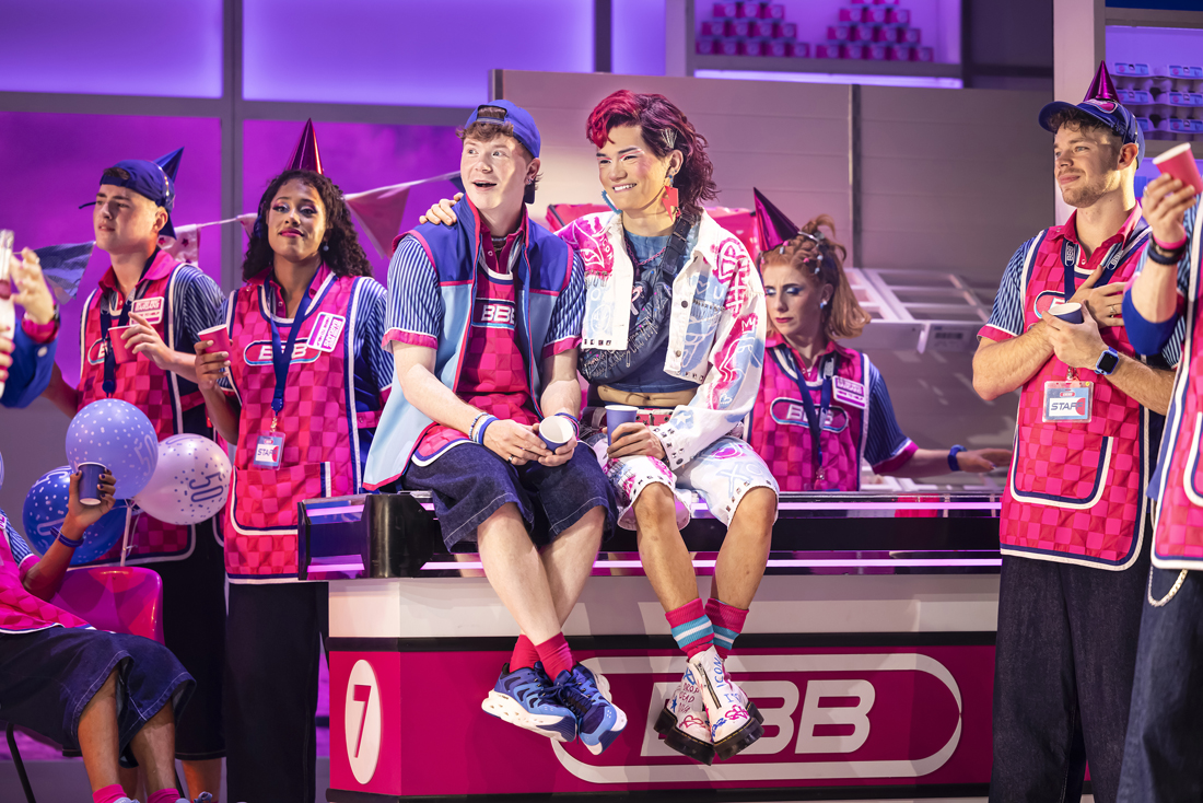 NETheatreGuide tweet media