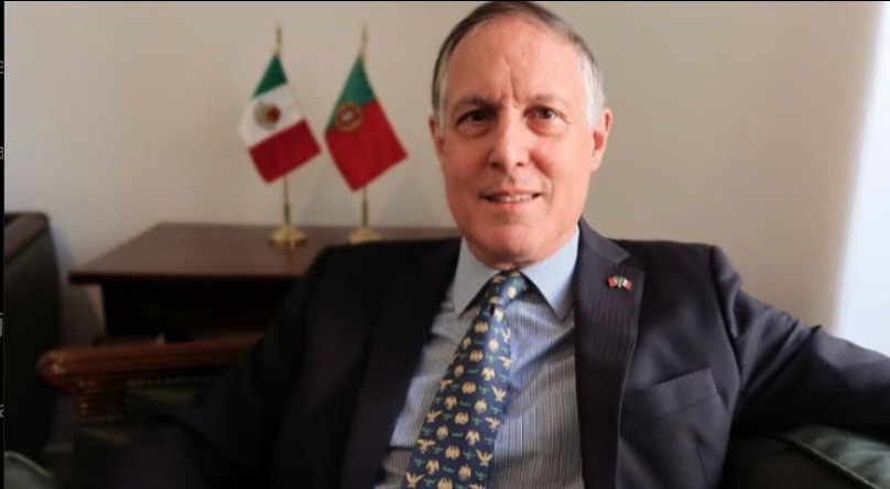 Como cada mes, el Embajador de México en Portugal <a href="/BrunoBFigueroa/">Bruno Figueroa</a> invita a la comunidad 🇲🇽 residente en 🇵🇹 a un encuentro en la Embajada. Apúntate para este 3/nov. a las 17:00 👇forms.gle/9SCHzBtjkS9oUY…