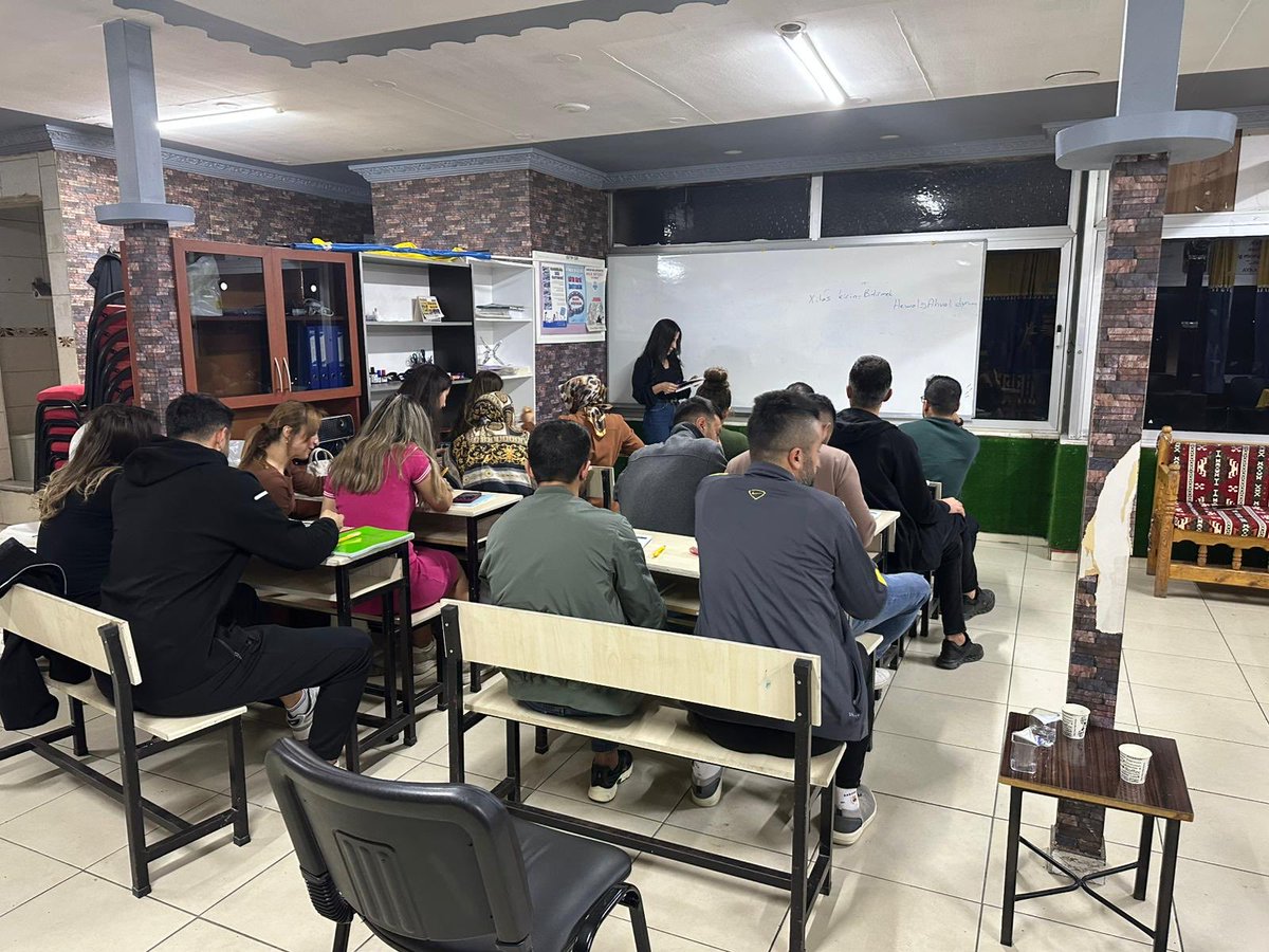 egitimsen21's tweet photo. Atolyeya me ya Kurdî ya asta yekem li nûnertîya Egitim Senê ya Pasûrê ji aliyê mamoste û kurdîhezan ve dest pê kir û bi hemû kelecana xwe berdewam dike. https://t.co/kguVhWO6Ss