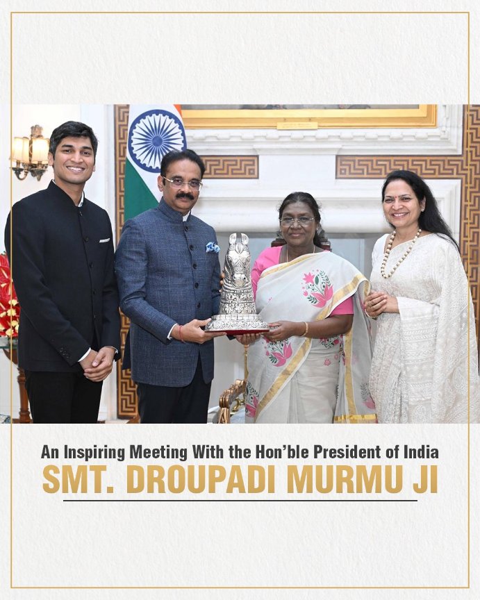 DrAshokKMittal's tweet image. भारत की माननीय राष्ट्रपति श्रीमती द्रौपदी मुर्मू जी से प्रेरक मुलाकात!
माननीय राष्ट्रपति जी से शिक्षा को रोज़गारोन्मुखी और उद्यमिता-केंद्रित बनाने पर सार्थक चर्चा हुई।

मैंने विचार साझा किया की यदि छात्र “Earn While You Learn” (पढ़ते-पढ़ते कमाओ) की दिशा में आगे बढ़ें, तो वे अपनी…
