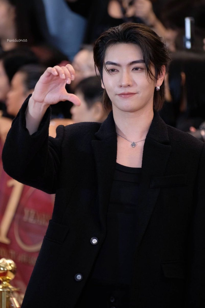 kimhun948804's tweet photo. ตามหาอีกครึ่ง❤️

BN MAYA TV AWARDS
#MAYATVAWARDS2025xMeMindY
#MAYATVAWARDS2025 https://t.co/EgsEzEKGoM