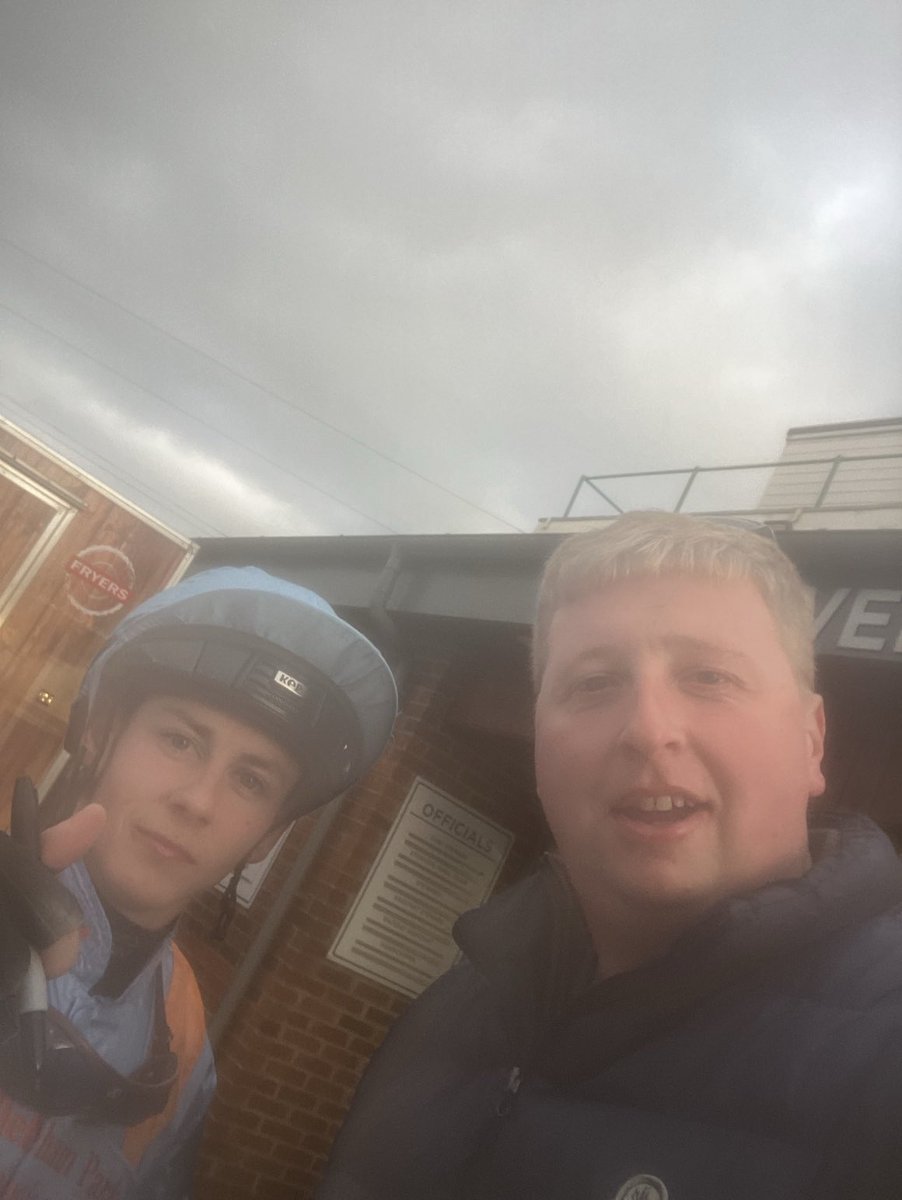 Sam_Martin96's tweet photo. More photos from yesterdays trip to @CatterickRaces with Jockey Ethan Tindall @jomason90 and @acmulrennan and trainer @BenHaslamRacing #flatfinale @YorkshireRacing https://t.co/4dHCEuSePY
