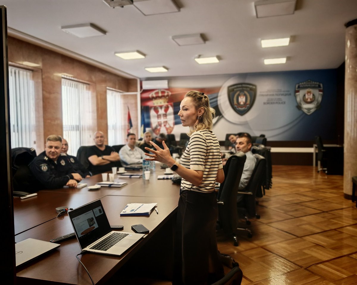 IOMSerbia's tweet photo. #AVRR remains the preferred return modality — safe and dignified — primarily for migrants themselves, but also for the institutions of the Republic of 🇷🇸 with which we are jointly building the foundations of a sustainable national system of voluntary return💪🏻 https://t.co/DqlIRn2q2N