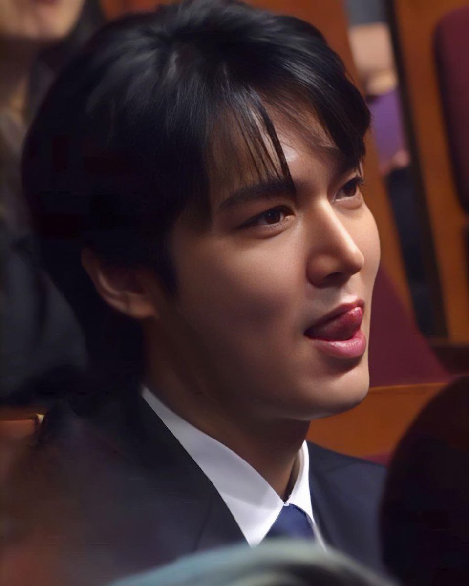 saniss501's tweet photo. @ActorLeeMinHo ,Just one breath is enough for me to show how deeply I love you you'll see it all, without a word,when you look into my eyes.
#LeeMinHo 
#LMH https://t.co/2RCBBX8cbM