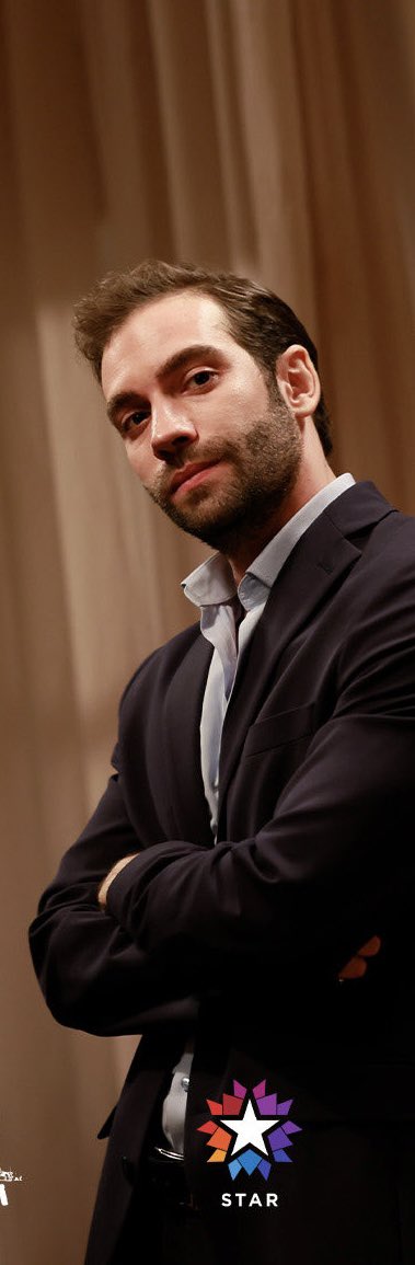 SuleMinozTR's tweet image. Berkayın yakışıklılığını Hazalında güzelliğini yeterince abartmıyoruz bence oyunculuklarını övmekten sıra gelmiyor ama Maşallah çok iyiler 🤩 #HazalSubaşı #BurakBerkayAkgül #AzDev #Sahipsizler