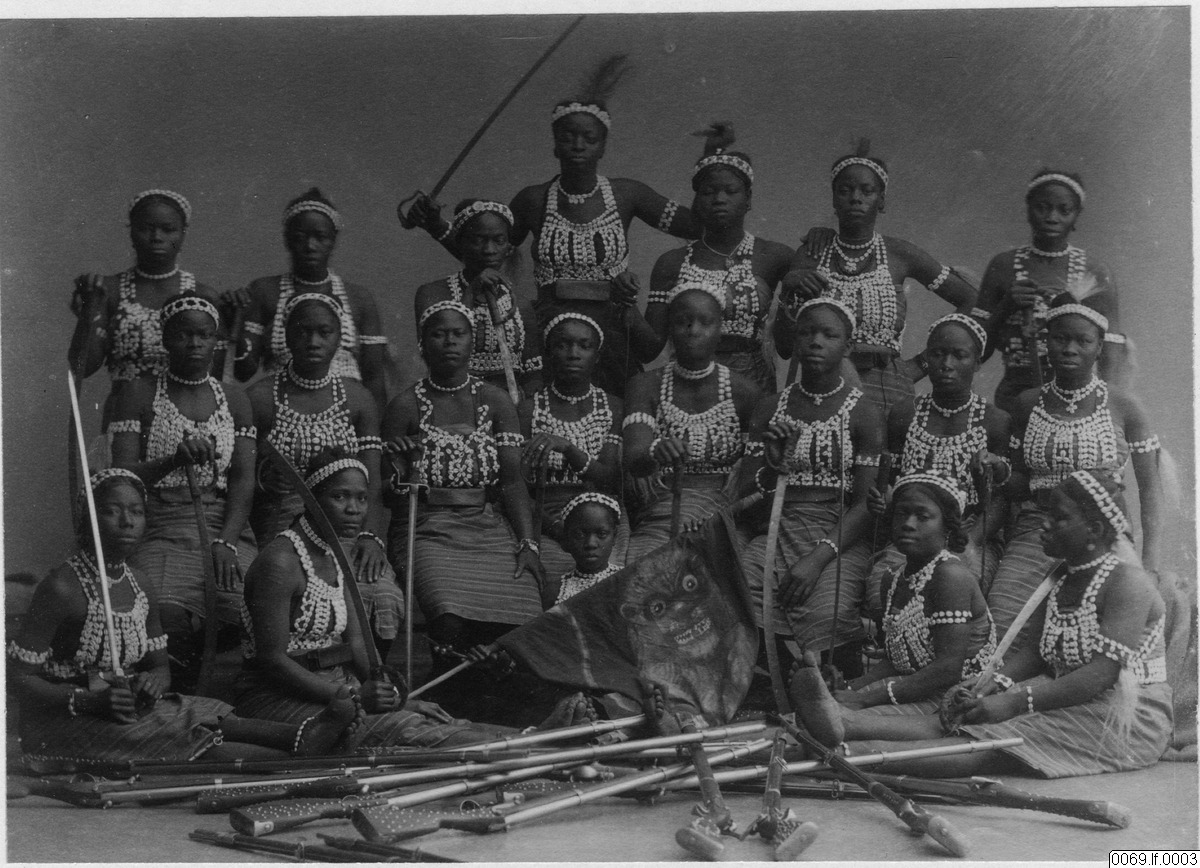 Sosso Kandè Bangoura 🦁🌍🫵🏿 (@mcrbangoura) on Twitter photo Dahomey ( Bénin ), fin 19e siècle. Dahomey ( Bénin ), fin 19e siècle.