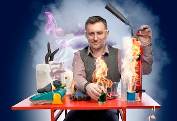 Family entertainment at the <a href="/RedgraveTheatre/">The Redgrave Theatre</a> theatre on Thursday - Mark’s Spectacular Science Show: backstagebristol.com/event/marks-sp…