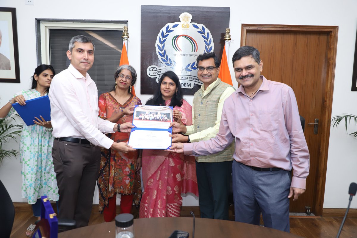 NIDEM_GoI's tweet photo. The programme aimed to foster the spirit of Seva Bhav (sense of service) and accountability. It served as a transformative learning experience, combining elements of training, introspection, and motivation to strengthen a culture of efficiency, empathy, and responsiveness. https://t.co/FHR6JHWOOU