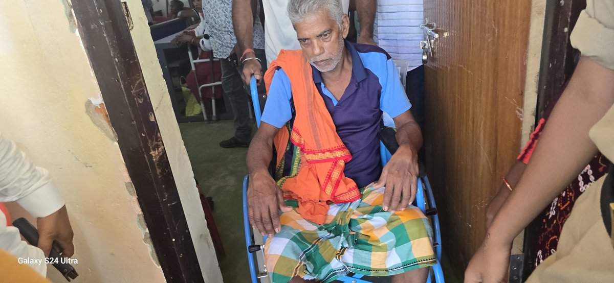 GOP BLOCK tweet media