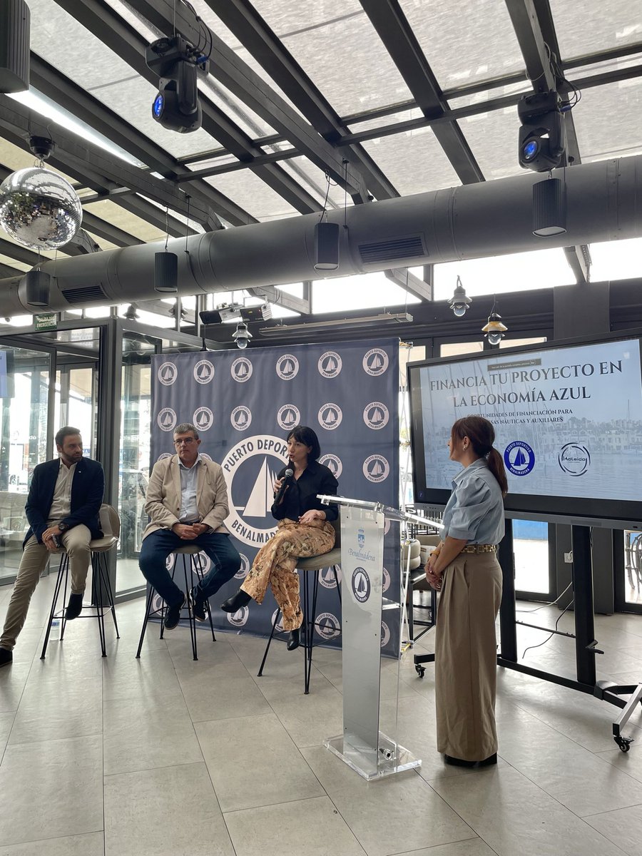 pdbenalmadena's tweet photo. 🤝 Cerramos la jornada con un espacio de networking entre profesionales y entidades del sector. Gracias a todos los asistentes por compartir conocimiento y fortalecer juntos la Economía Azul. 🌊⚓

#EconomíaAzul #Networking #Colaboración #BlueEconomy #Benalmádena https://t.co/E5wzKEAA1l