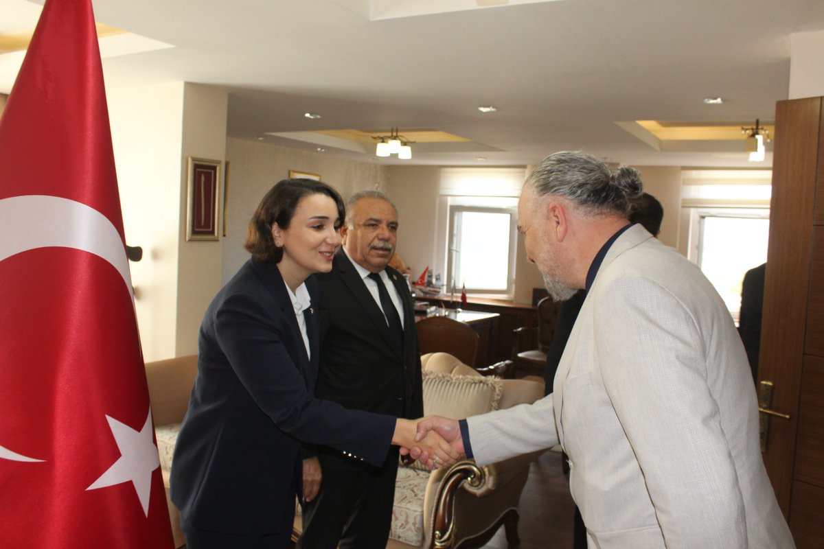 Kaymakamımız Sayın Gizem Tokur, 29 Ekim Cumhuriyet Bayramı kutlamaları kapsamında, makamında Belediye Başkanı Sayın İsmail Çetinkaya, ilçe protokolü ve kurum amirlerinin tebriklerini kabul etti.