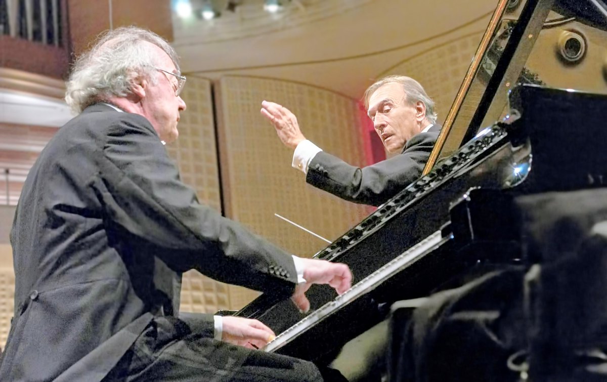 ConrothN's tweet photo. The relationship between #ClaudioAbbado and #AlfredBrendel was a highly acclaimed and long-standing musical partnership, particularly with the @BerlinPhil 🎶🎹. 

#pianovirtuoso #musicconductor https://t.co/DJjOhJ2PzA