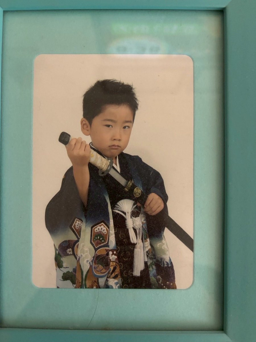 HelloRegend's tweet image. 【演者紹介⑰】

①膝チョコ
②イナグマイレブン、ナカニシB.C.
③関西大学お笑いサークル 関大ストラット
④江戸っ子

ご予約はこちらから！
⬇️
tiget.net/events/435932