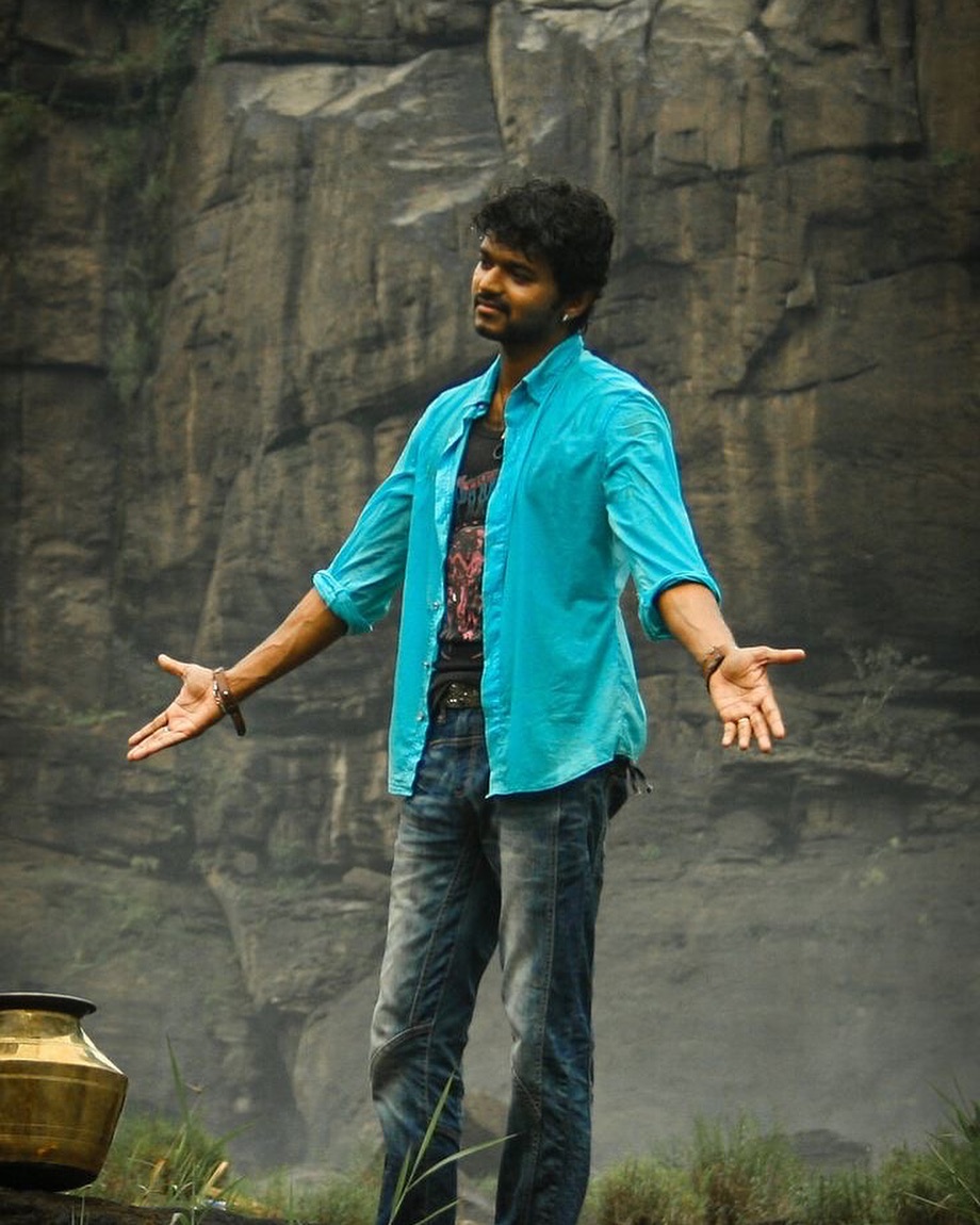 Its_Vijaykumar_'s tweet image. Hi Dear Friends,

Please Follow and Get Follow Back 🔥

@its_vj_vasant 
@VALLARASUP07 
@Mamtha_Offcl 
@Spoidy14 
@hemalat89169003 
@Tvk_2026_Vijay 
@njptvk 
@VickyM87838426 
@Sasikala68840 
@NitthesvaranV 

#TVKVijay #தமிழகவெற்றிக்கழகம்‌