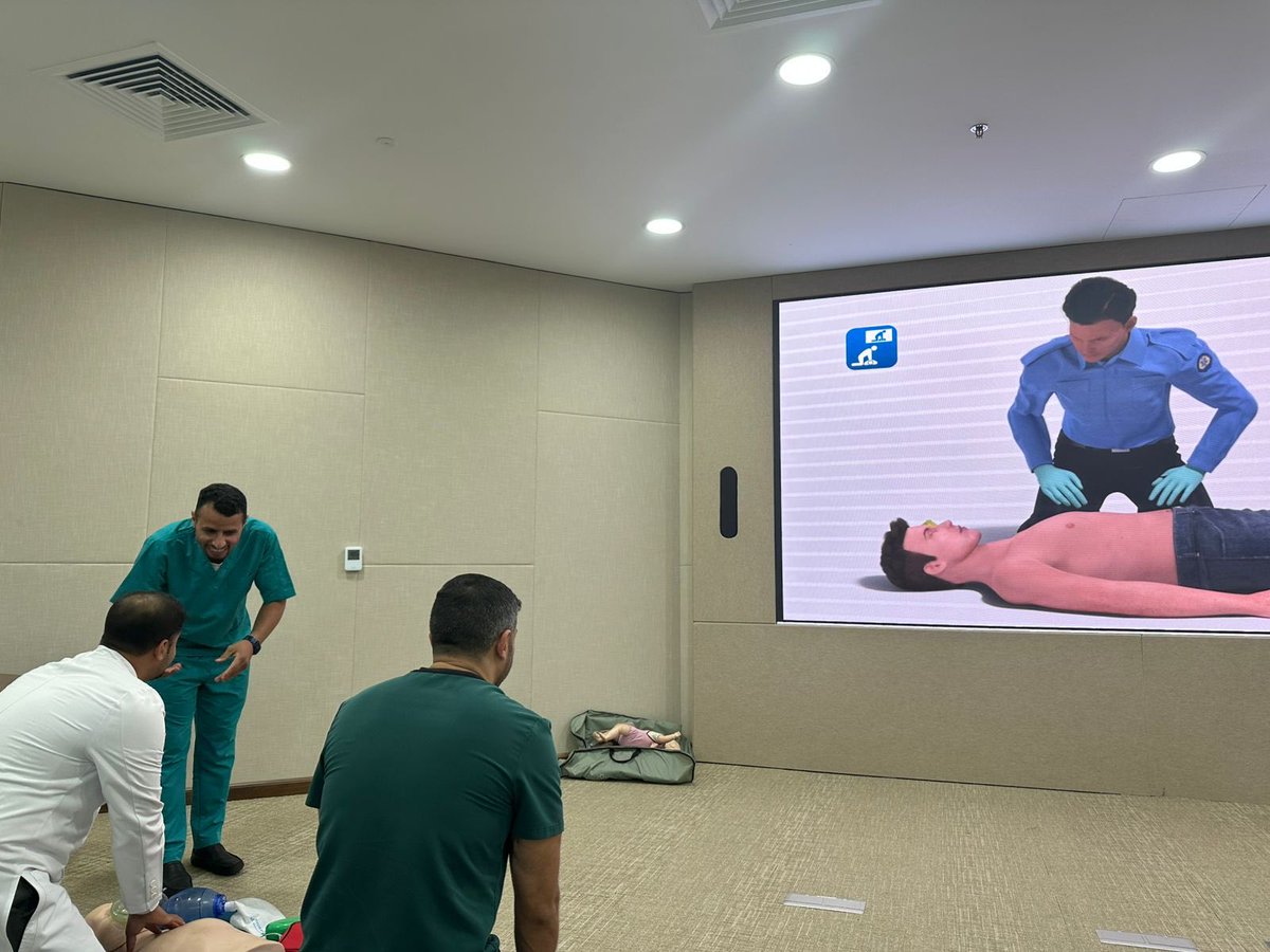 أقامت وحدة التعليم المستمر والتطوير المهني بكلية #طب_الأسنان بالتعاون مع مركز مملكة الاطباء للتدريب ، دورة الأنعاش القلبي الرئوي الأساسي التابعة لجمعية القلب الأمريكية BLS 

جزيل الشكر والتقدير للأستاذ أسامة أحمد على جهوده في تقديم للدورة

#جامعة_الإمام_عبدالرحمن_بن_فيصل
#IAUdent